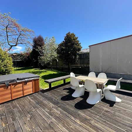 Dream Home In Central Of Rotorua With Spa Pool Exterior photo